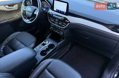 Внедорожник / Кроссовер Ford Escape 2020 в 