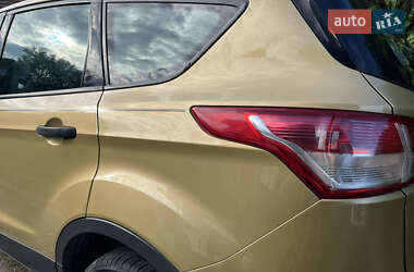 Внедорожник / Кроссовер Ford Escape 2014 в 