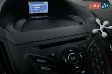 Внедорожник / Кроссовер Ford Escape 2014 в 