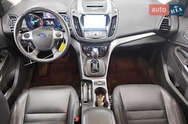 Внедорожник / Кроссовер Ford Escape 2015 в 
