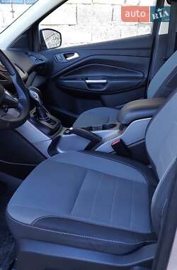 Внедорожник / Кроссовер Ford Escape 2014 в 
