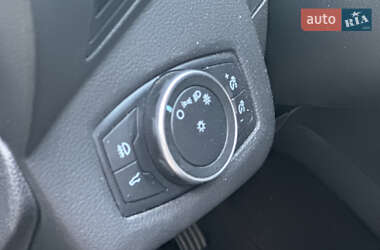 Внедорожник / Кроссовер Ford Escape 2018 в 