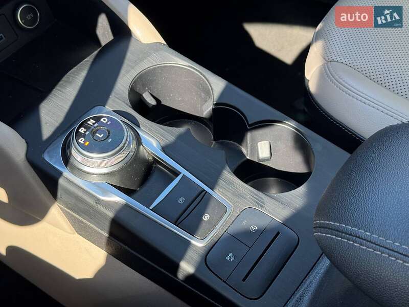 Внедорожник / Кроссовер Ford Escape 2021 в Киеве