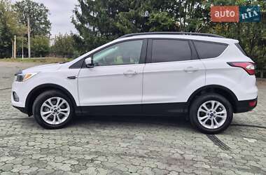 Внедорожник / Кроссовер Ford Escape 2018 в 