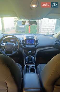 Внедорожник / Кроссовер Ford Escape 2013 в 