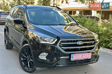 Внедорожник / Кроссовер Ford Escape 2017 в 