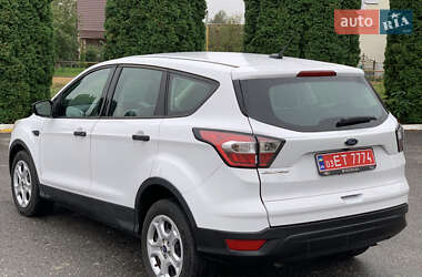 Внедорожник / Кроссовер Ford Escape 2018 в 