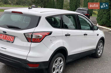 Внедорожник / Кроссовер Ford Escape 2018 в 
