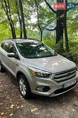 Внедорожник / Кроссовер Ford Escape 2017 в 