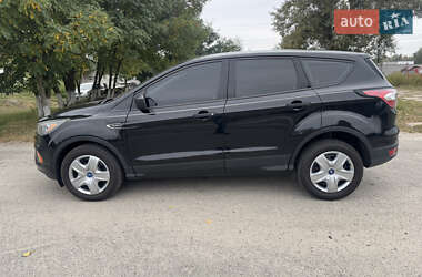 Внедорожник / Кроссовер Ford Escape 2017 в 