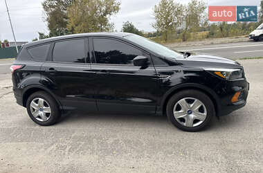 Внедорожник / Кроссовер Ford Escape 2017 в 