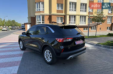 Внедорожник / Кроссовер Ford Escape 2021 в 