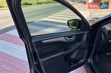 Внедорожник / Кроссовер Ford Escape 2021 в 