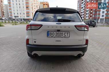 Внедорожник / Кроссовер Ford Escape 2020 в 