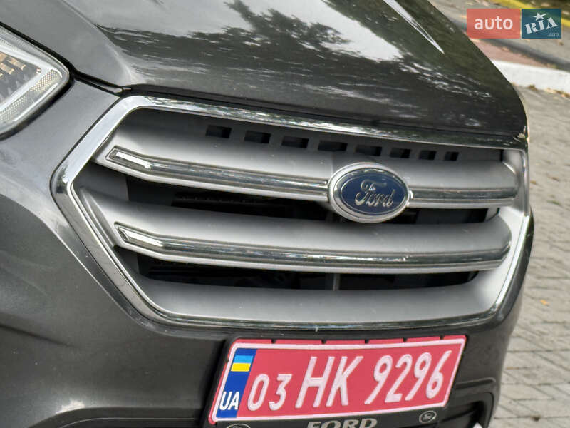 Внедорожник / Кроссовер Ford Escape 2016 в Дрогобыче