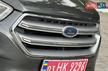 Внедорожник / Кроссовер Ford Escape 2016 в 