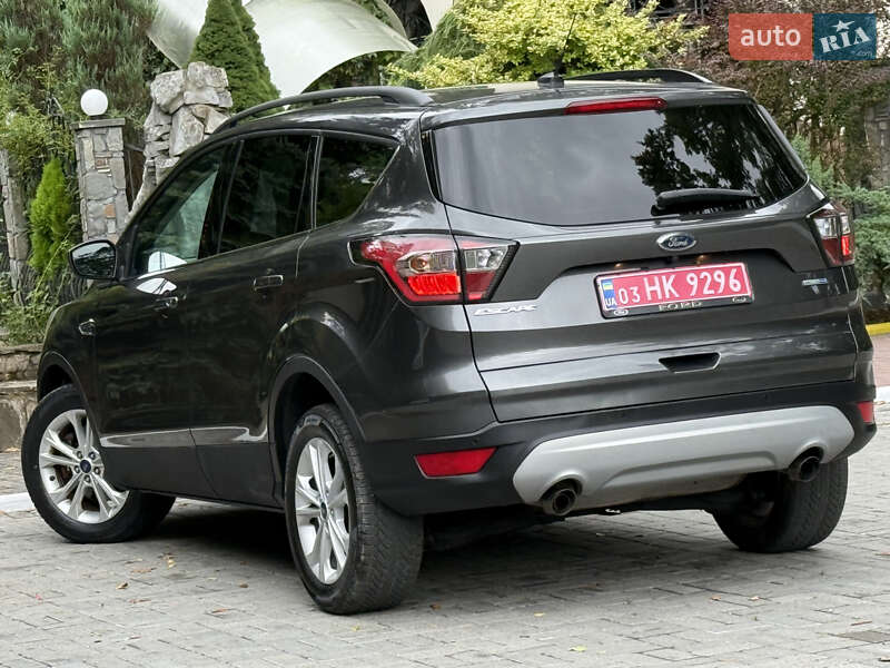 Внедорожник / Кроссовер Ford Escape 2016 в Дрогобыче