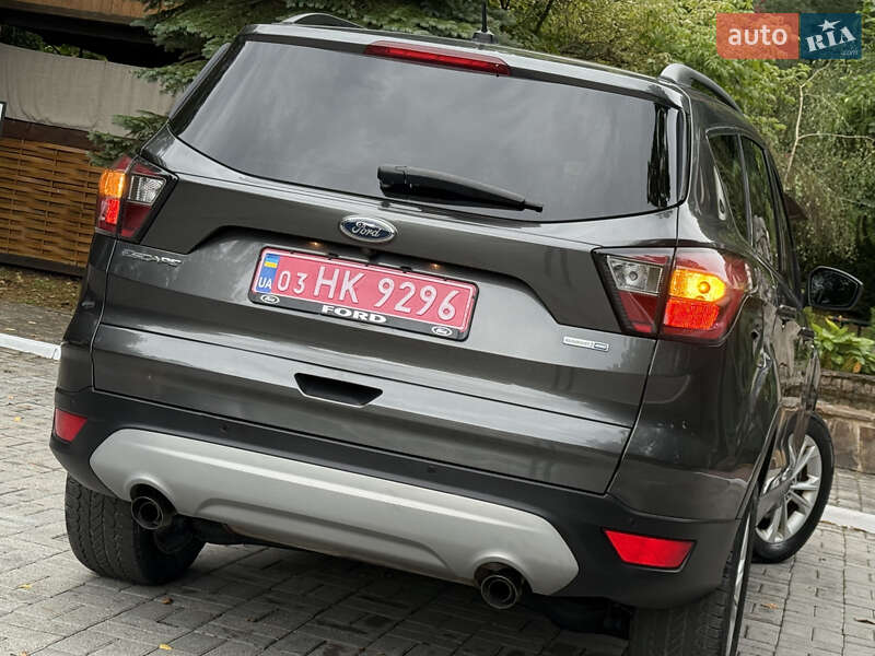 Внедорожник / Кроссовер Ford Escape 2016 в Дрогобыче