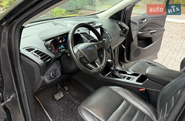 Внедорожник / Кроссовер Ford Escape 2016 в 