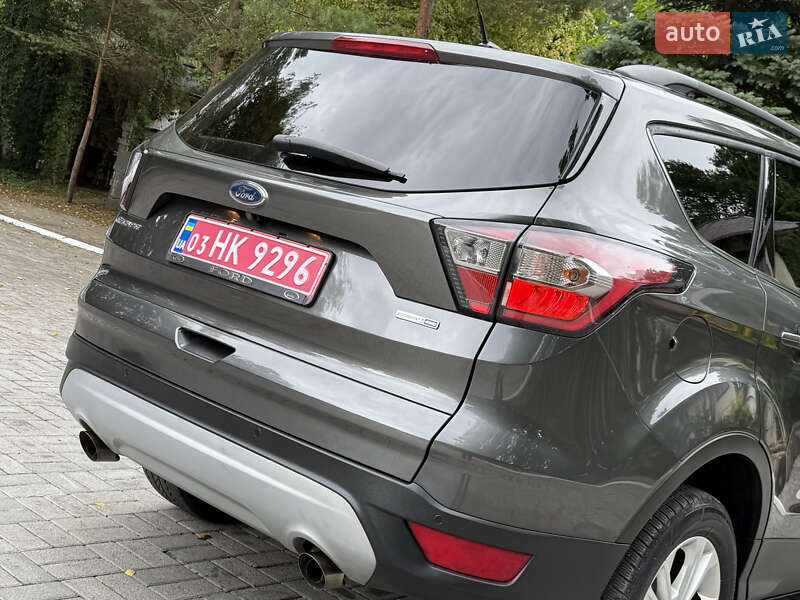 Внедорожник / Кроссовер Ford Escape 2016 в Дрогобыче