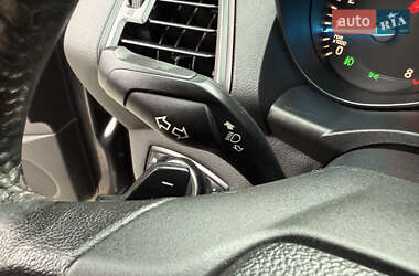 Внедорожник / Кроссовер Ford Escape 2016 в 