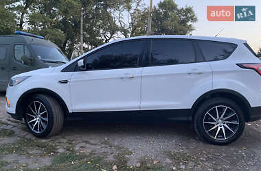 Внедорожник / Кроссовер Ford Escape 2018 в 