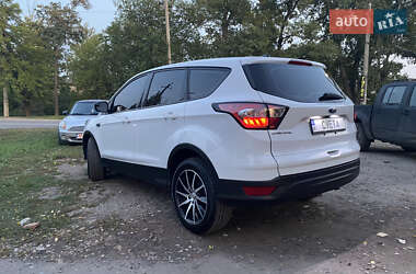 Внедорожник / Кроссовер Ford Escape 2018 в 