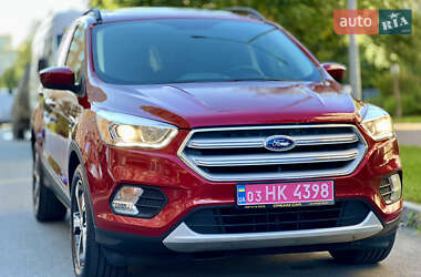 Внедорожник / Кроссовер Ford Escape 2018 в 