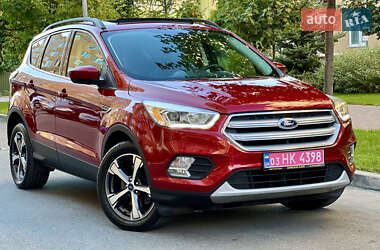 Внедорожник / Кроссовер Ford Escape 2018 в 