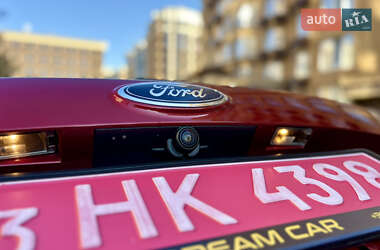 Внедорожник / Кроссовер Ford Escape 2018 в 