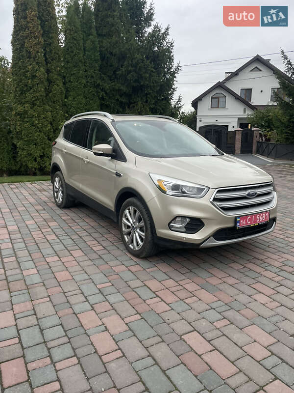 Внедорожник / Кроссовер Ford Escape 2018 в Ивано-Франковске