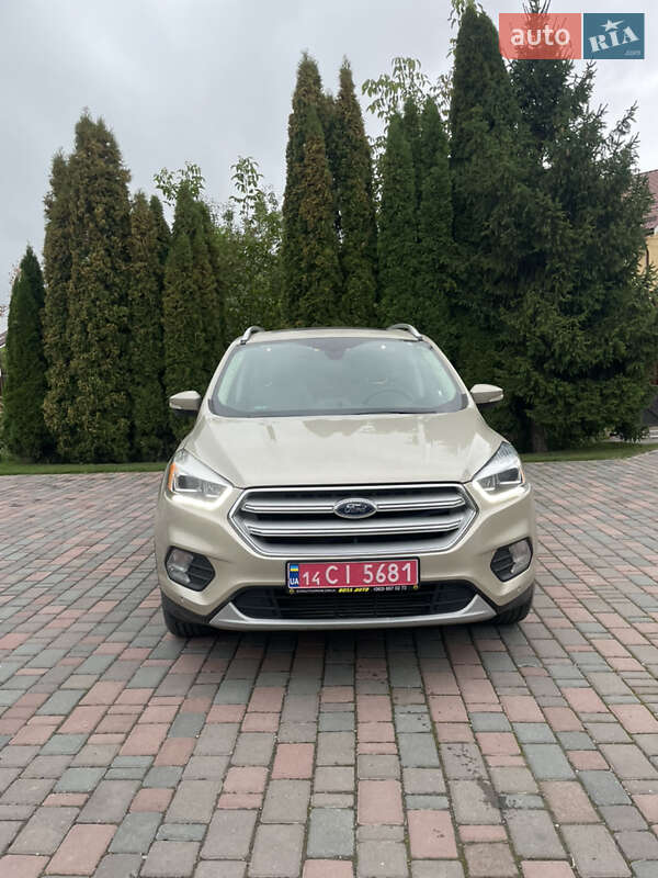 Внедорожник / Кроссовер Ford Escape 2018 в Ивано-Франковске