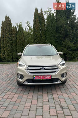 Внедорожник / Кроссовер Ford Escape 2018 в 
