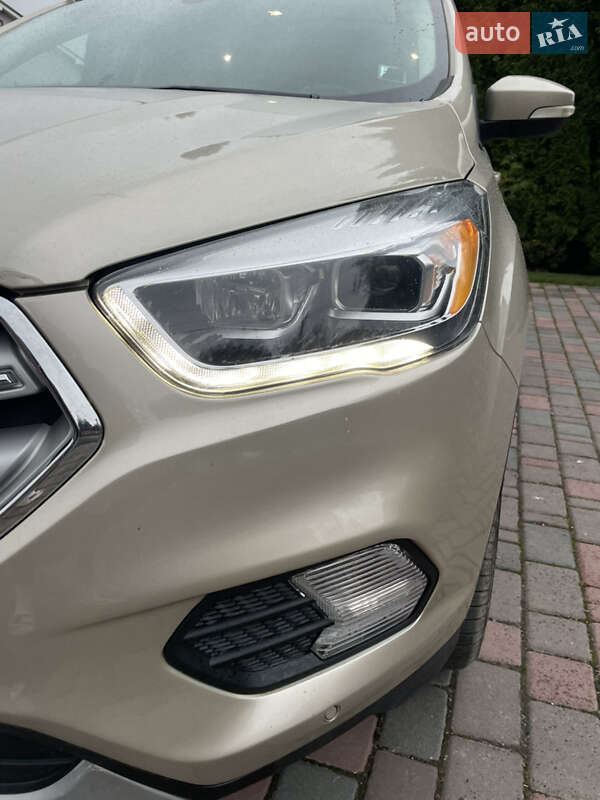 Внедорожник / Кроссовер Ford Escape 2018 в Ивано-Франковске