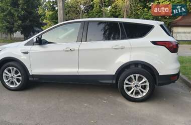 Внедорожник / Кроссовер Ford Escape 2019 в 