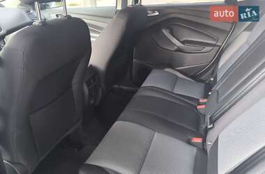 Внедорожник / Кроссовер Ford Escape 2019 в 