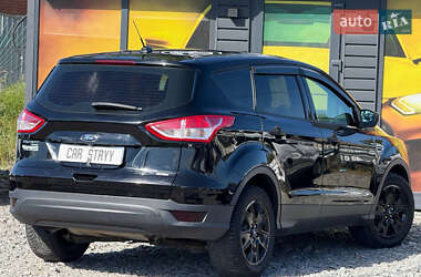Внедорожник / Кроссовер Ford Escape 2016 в 