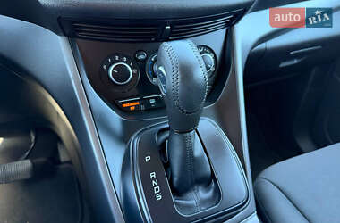 Внедорожник / Кроссовер Ford Escape 2016 в 
