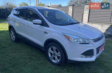 Внедорожник / Кроссовер Ford Escape 2015 в 