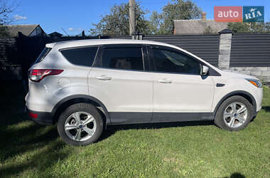 Внедорожник / Кроссовер Ford Escape 2015 в 