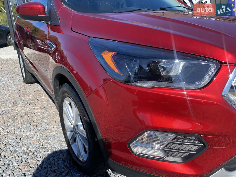 Внедорожник / Кроссовер Ford Escape 2018 в Львове
