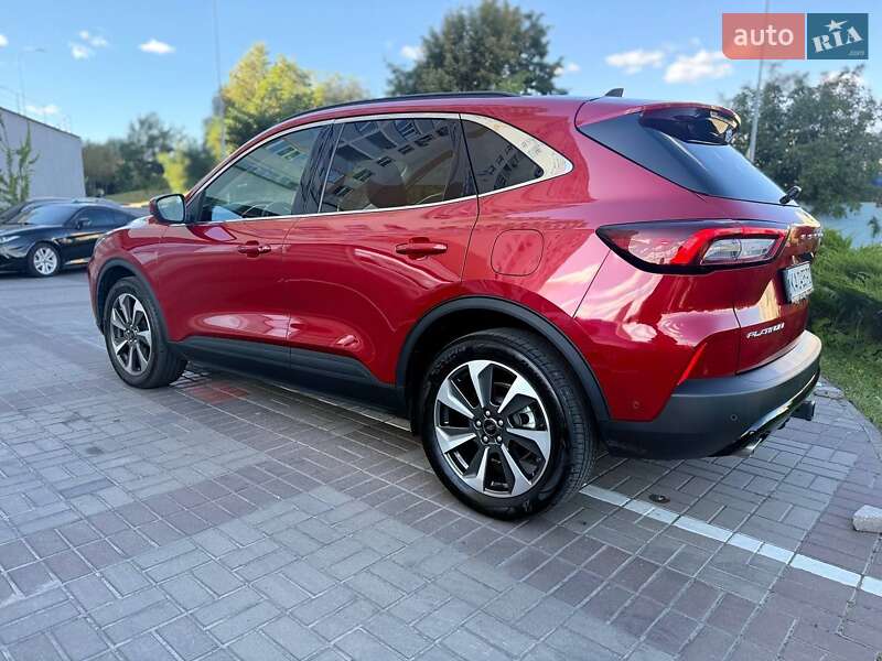 Внедорожник / Кроссовер Ford Escape 2023 в Киеве