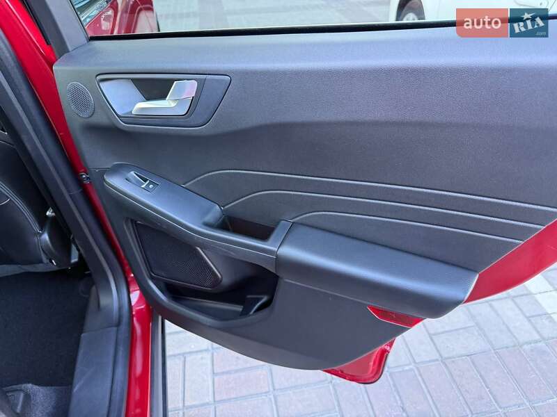 Внедорожник / Кроссовер Ford Escape 2023 в Киеве