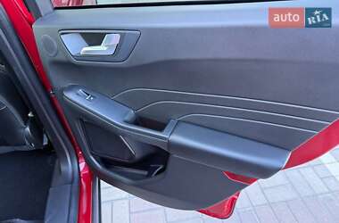 Внедорожник / Кроссовер Ford Escape 2023 в 