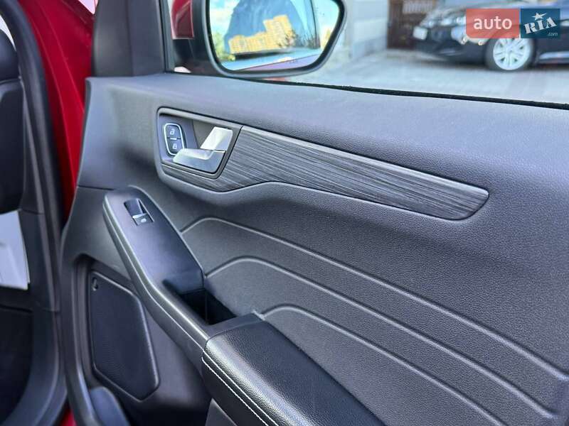 Внедорожник / Кроссовер Ford Escape 2023 в Киеве