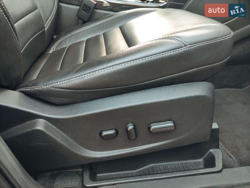 Позашляховик / Кросовер Ford Escape 2015 в Києві