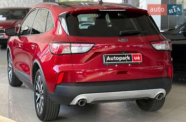 Внедорожник / Кроссовер Ford Escape 2020 в 