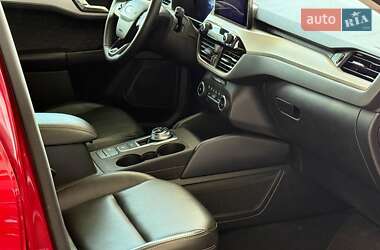 Внедорожник / Кроссовер Ford Escape 2020 в 