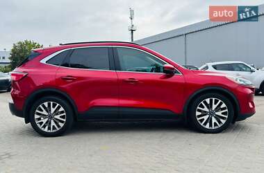 Внедорожник / Кроссовер Ford Escape 2020 в 