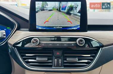 Внедорожник / Кроссовер Ford Escape 2020 в 